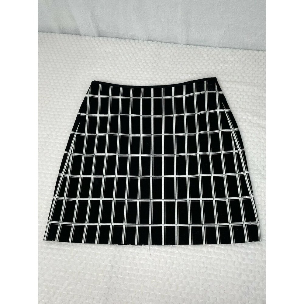 Ann Taylor Outlet NWT Pencil Skirt Size 4 Black White stripe above knee EUC